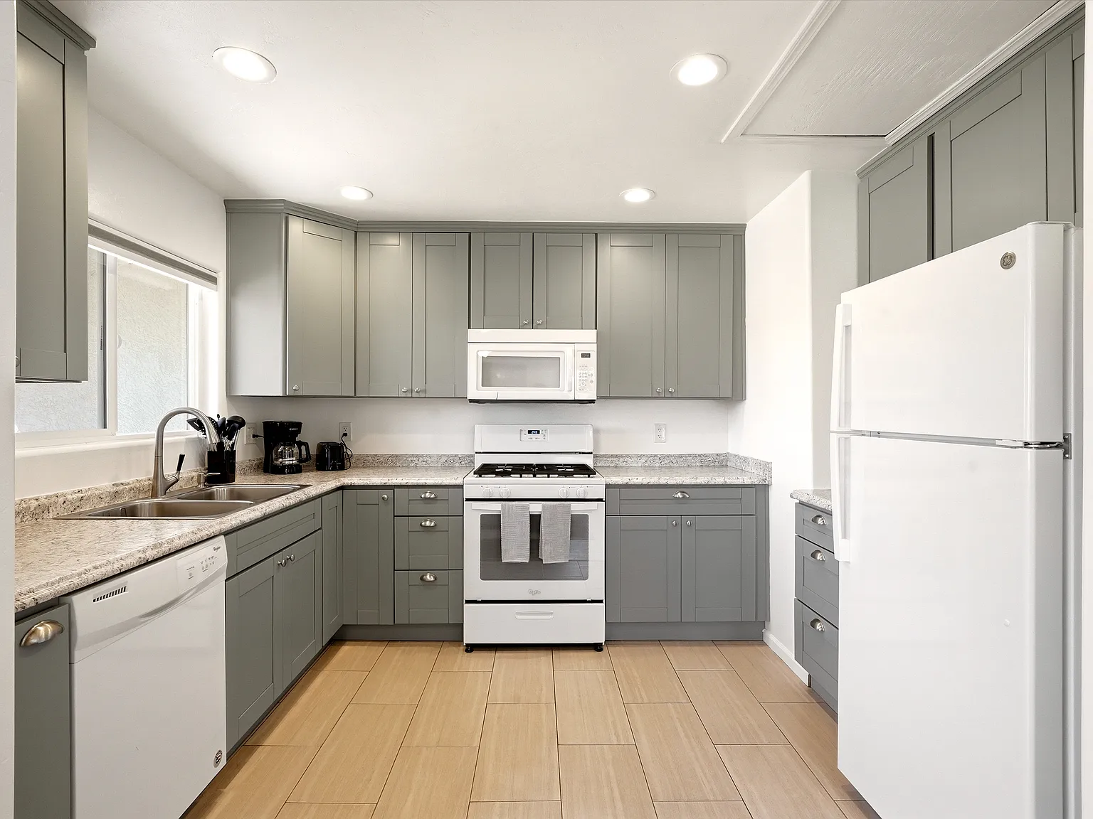 1 bed, 550 sqft, $3,100 — Photo 2