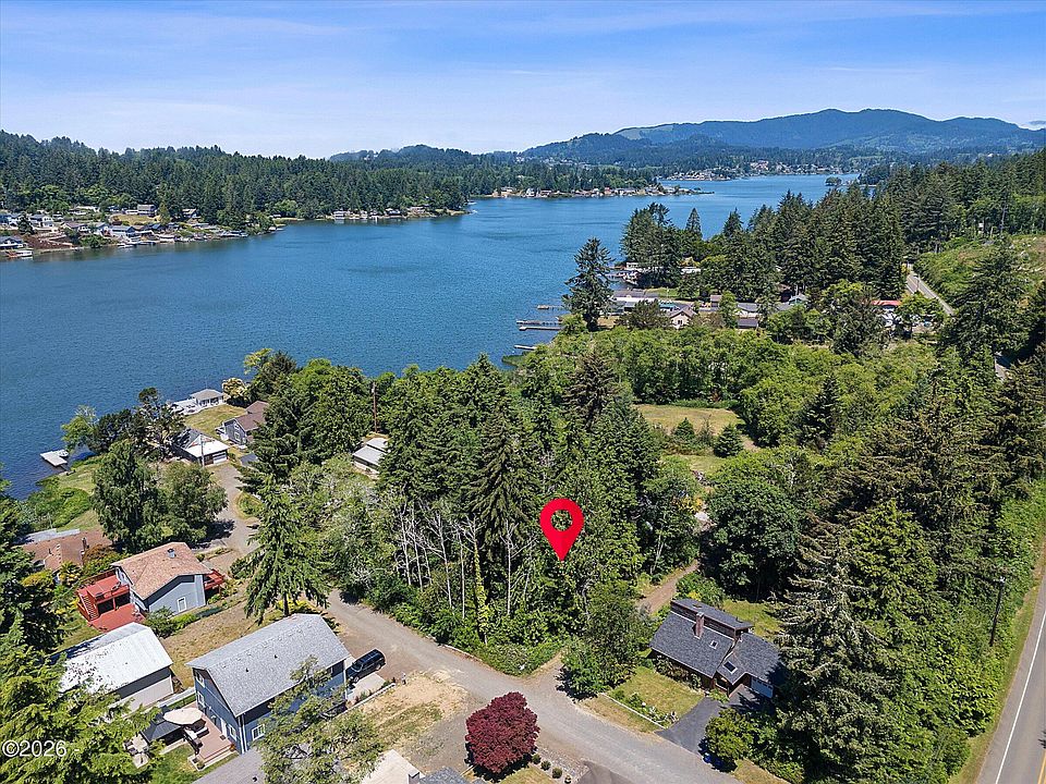 1st image of 3735 NE 10th St