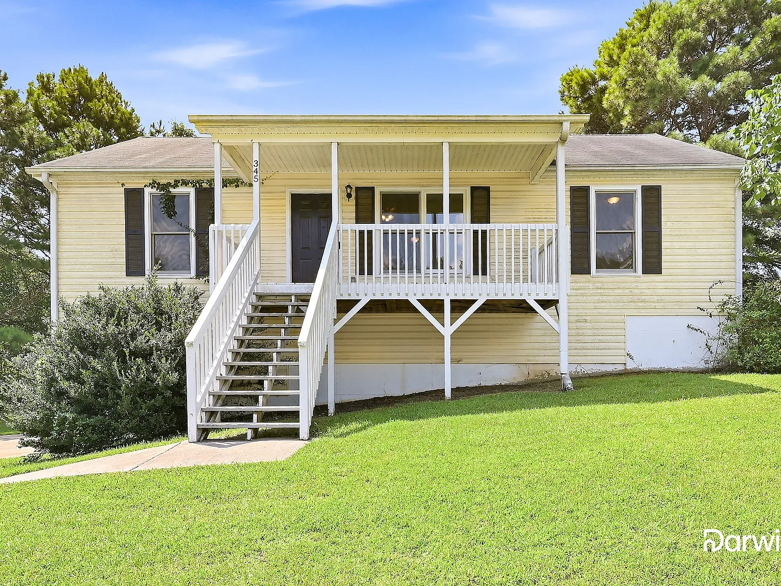 3 bed, 2.0 bath, 1092 sqft, $2,095 — Photo 1