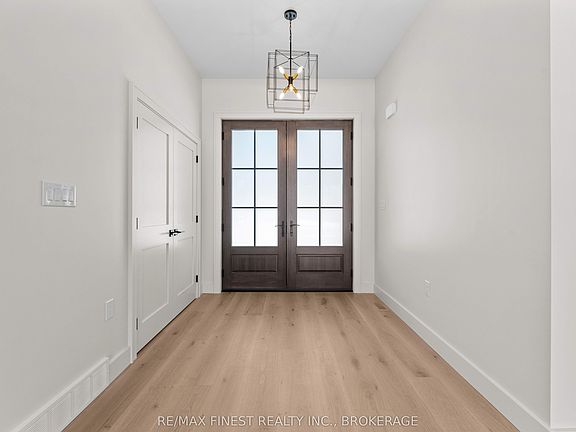 2nd image of 371 Maple Ridge Dr