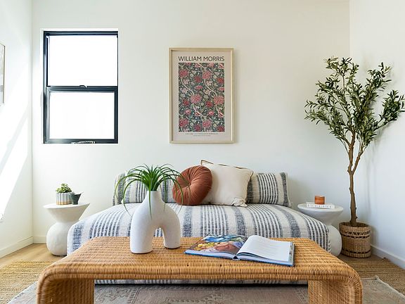 3rd image of 466 W Washington Blvd #466A