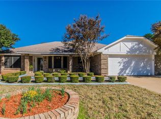 1207 Red Bird Ln, Granbury, TX 76048