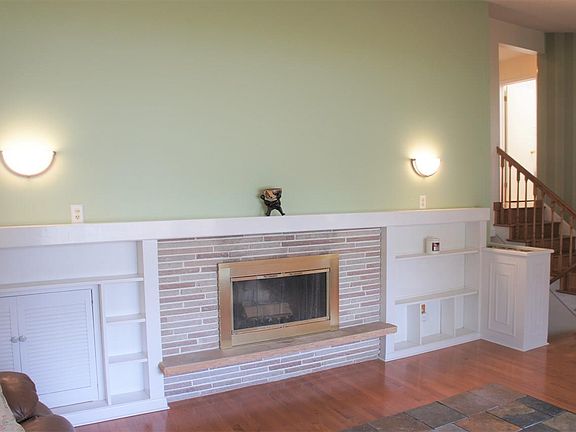 5th image of 905 Hopkins St