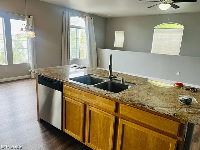 1320 Red Gable Ln #202 — Photo 5