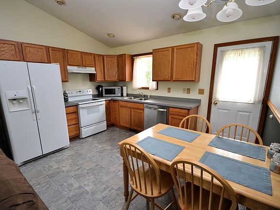 2nd image of 3 Phillips Ave