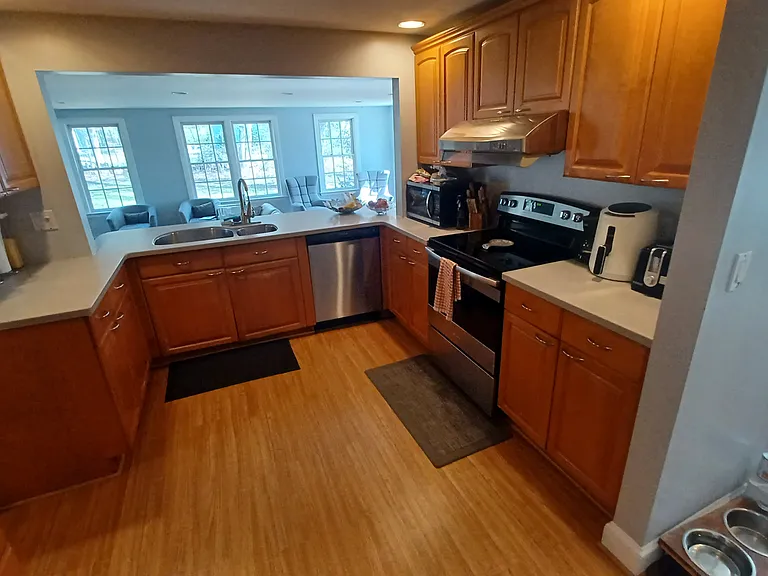 285 Lowell St — Photo 10