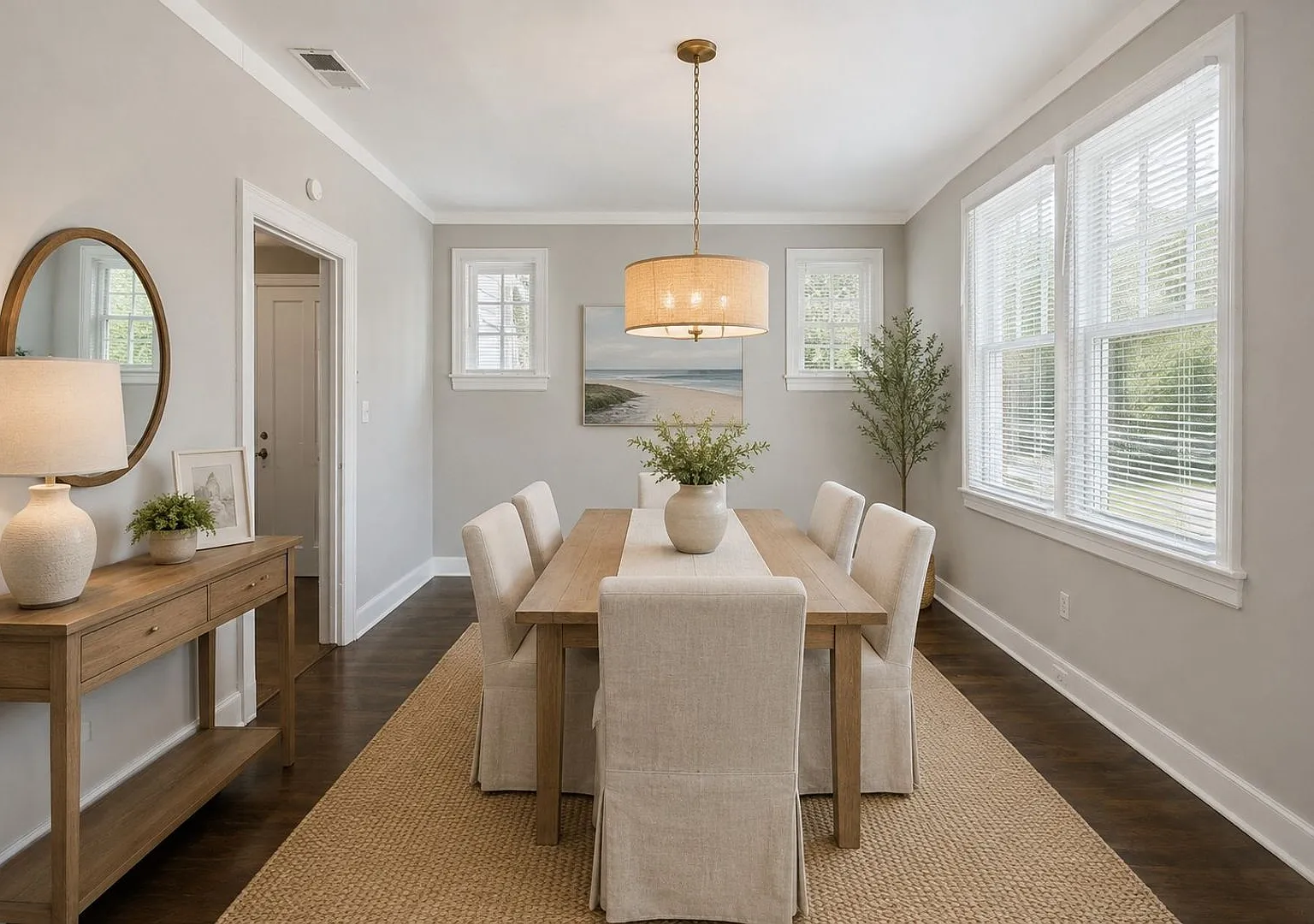 Large Unfurnished 2BR/1BA Downtown Home Walking Distance to Forsyth Park and Daffin Park — Photo 4
