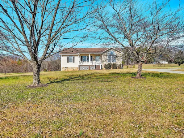 100 Estate Dr, Glade Hill, VA 24092