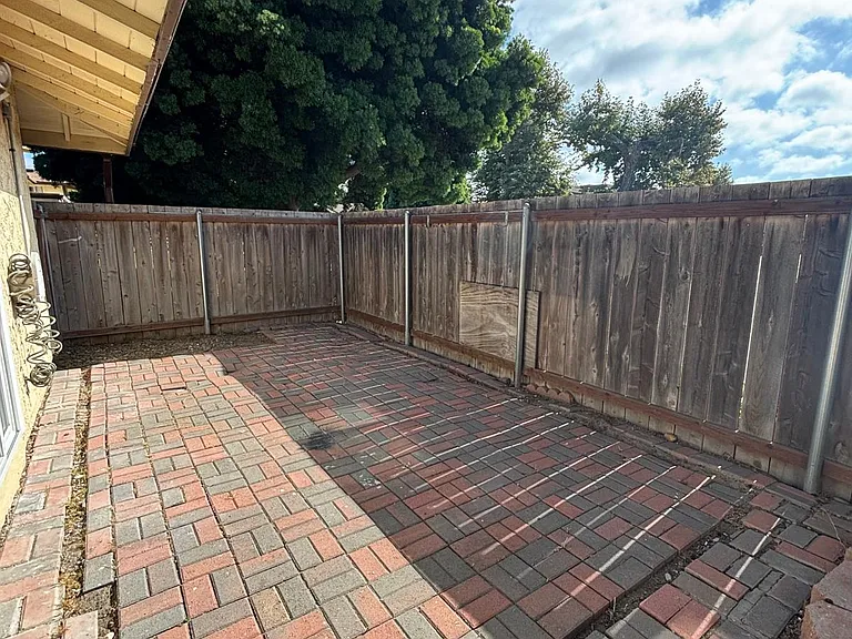 1729 Regency Way #C — Photo 14
