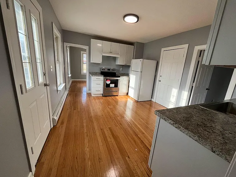 129 N Elm St #1 — Photo 3