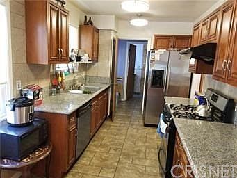 3rd image of 6909 Babcock Ave