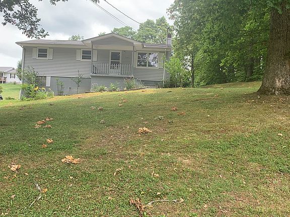 3rd image of 730 Woodland Dr