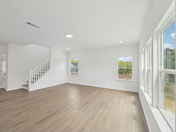 Crescent Mills - Jordan Interior Image 1