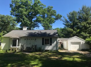 2148 Seminole Rd, Norton Shores, MI 49441