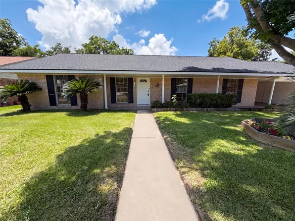 910 Luella Ave, Deer Park, TX 77536