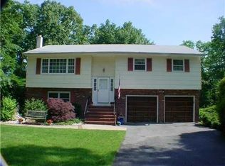 33 Peggy Rd, East Brunswick, NJ 08816