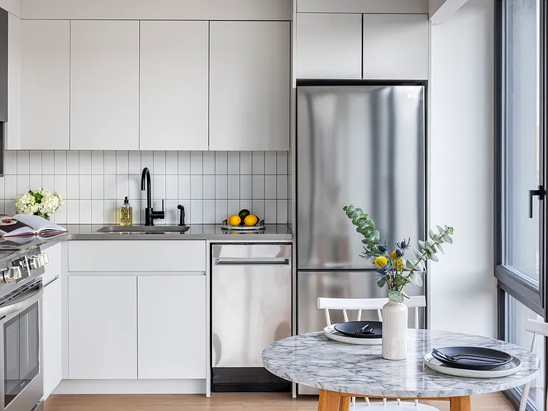 1 Sullivan Pl #7D — Photo 1