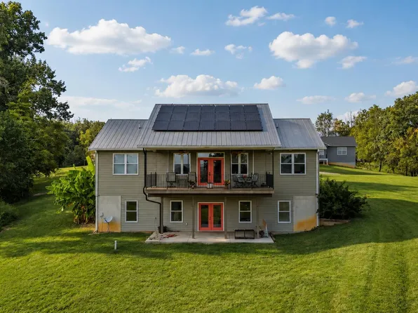 1090 Shell Rd, Jonesborough, TN 37659