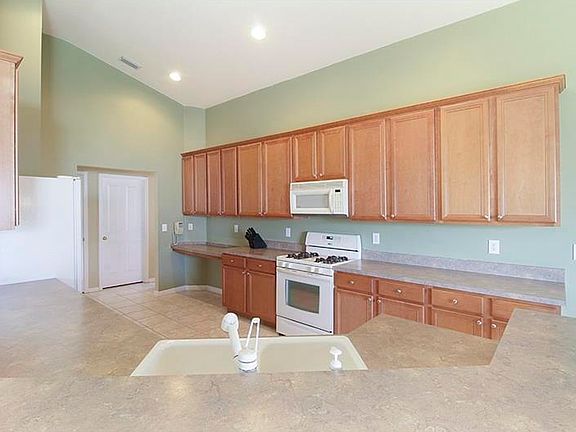 3rd image of 2634 Valencia Grove Dr