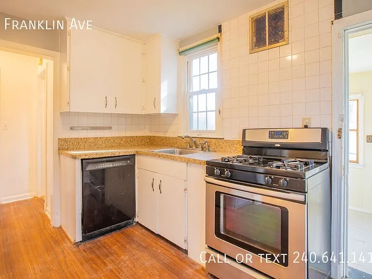 8 Franklin Ave — Photo 7