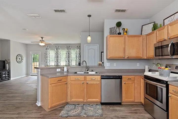 401 Peoria Blvd — Photo 12