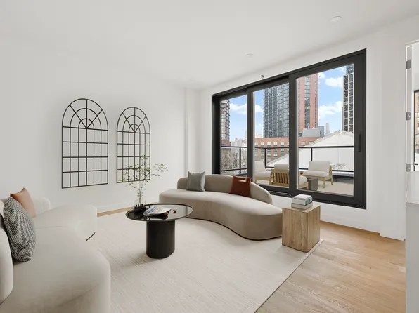 54 Dupont Street image 1 of 10