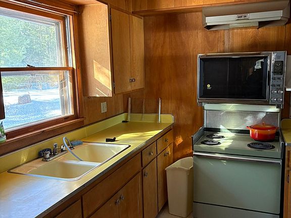 5th image of 3292 W Sand Lake Ln