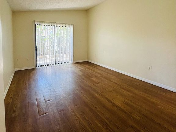 3rd image of 5270 Cedarbend Dr APT 4