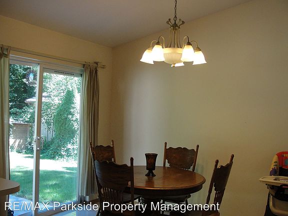5th image of 8124 Sparrow Ct SE