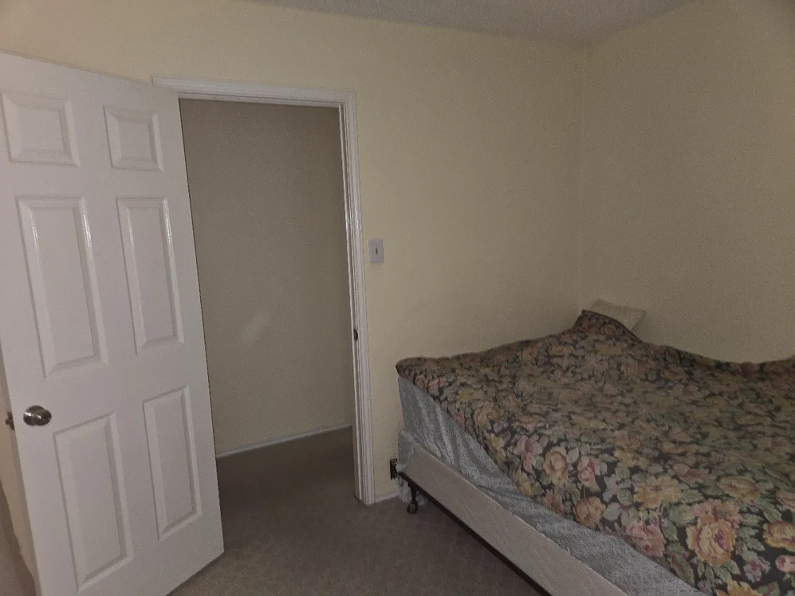 4 bed, 1841 sqft, $1,000 — Photo 1