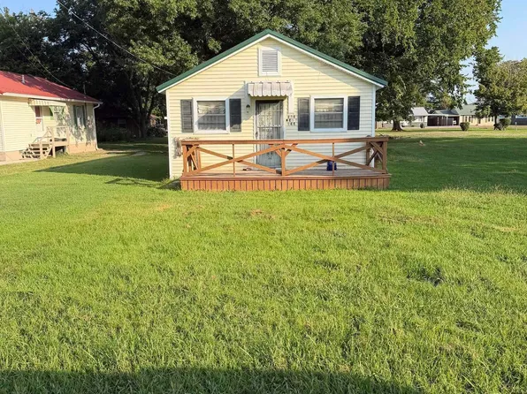 230 W Lee St, Hornbeak, TN 38232