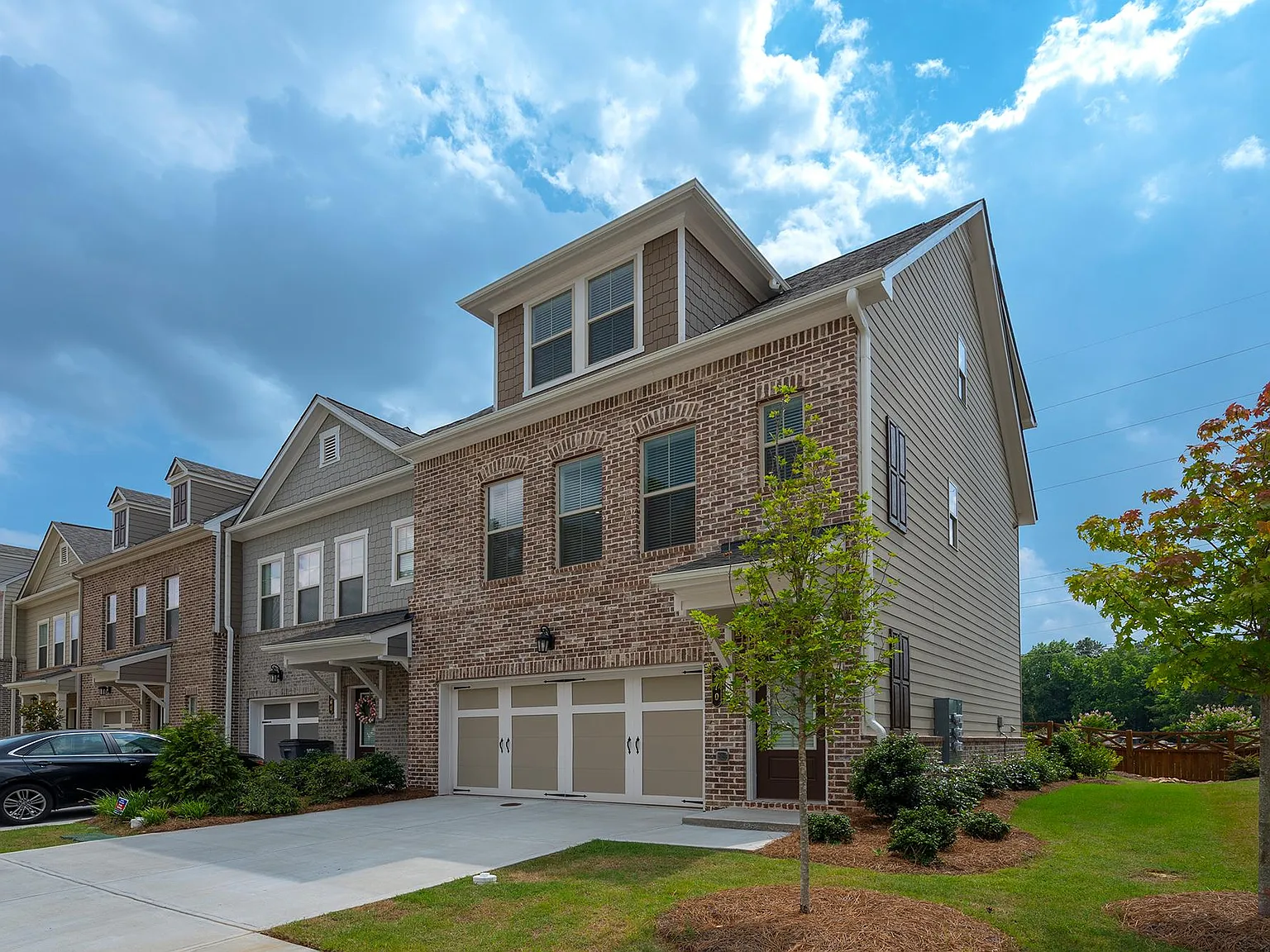 270 Mahone Dr — Photo 1