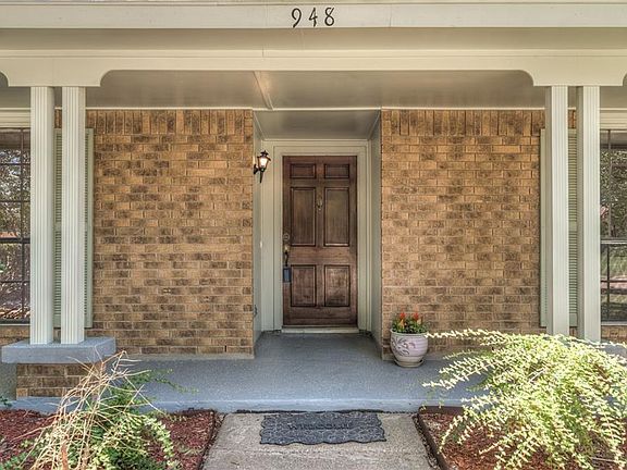 3rd image of 948 Carlsbad Dr