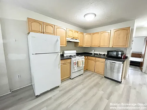 92 Hammond St #2 Photo 1