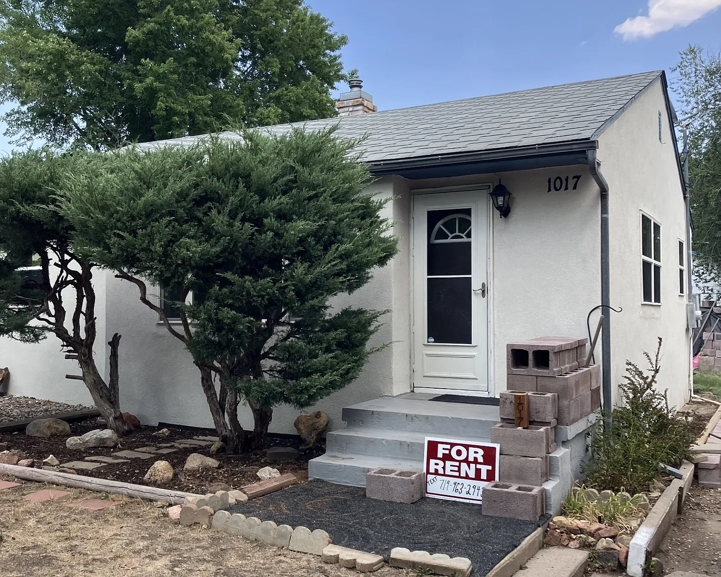 1017 Sunset Rd — Photo 1