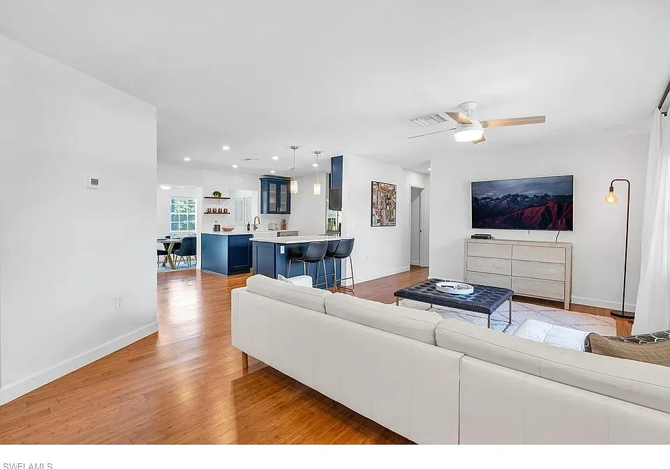 3 bed, 2.0 bath, 1469 sqft, $3,400 — Photo 4