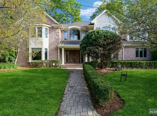 20 Glenwood Ct, Tenafly, NJ 07670