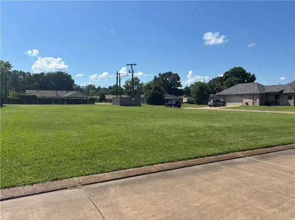 100 Belleau Wood Blvd #136, Alexandria, LA 71303