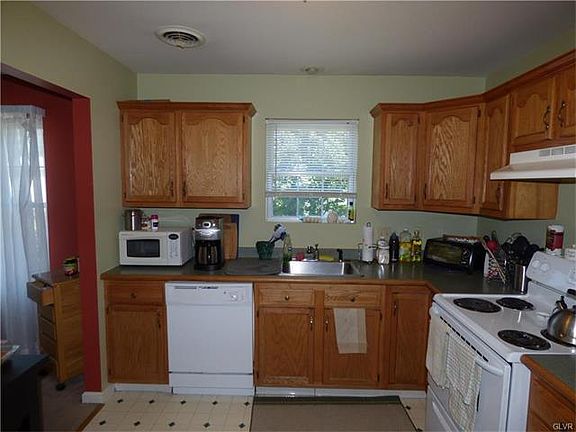 5th image of 2911 Hartley Ave