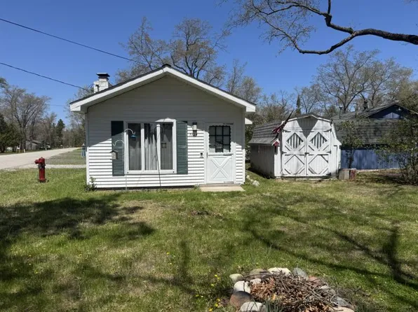 7124 Colbath Rd, Oscoda, MI 48750