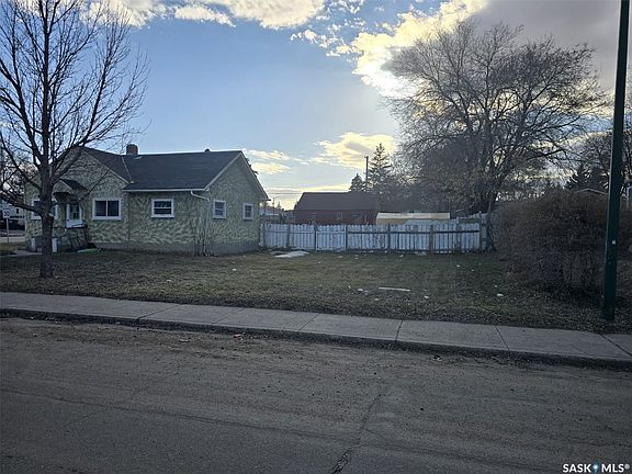 2nd image of 201 R Avenue N