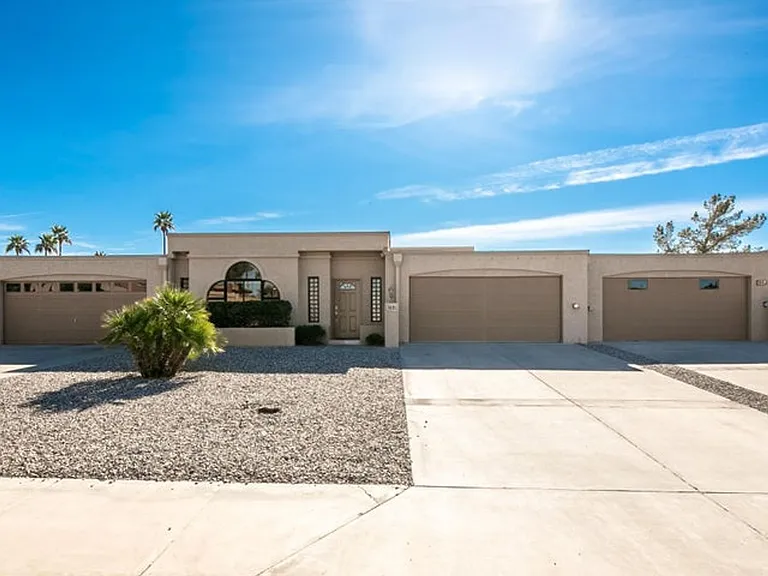362 Jones Dr — Photo 2