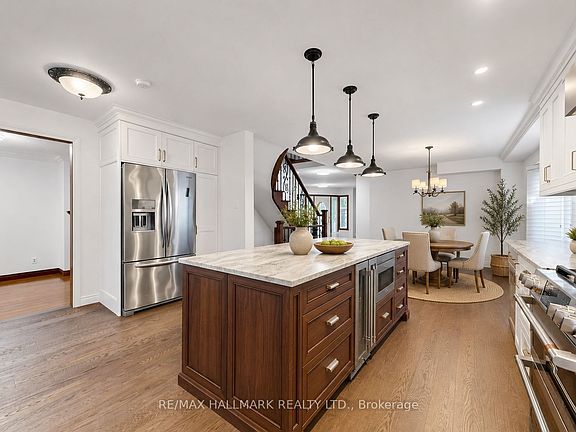 5th image of 145 Old Surrey Ln
