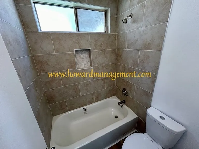 04256LI — Photo 11