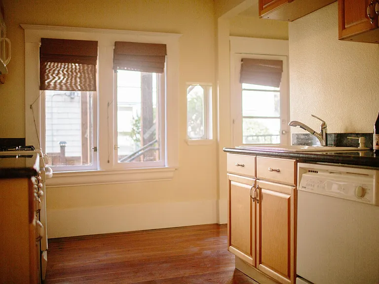 2000 Parker St — Photo 19