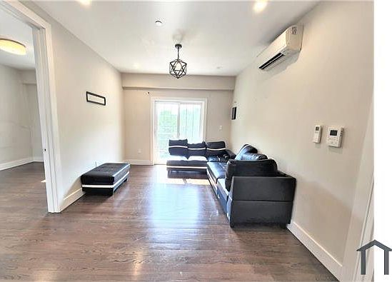 3rd image of 277 Milford St #3