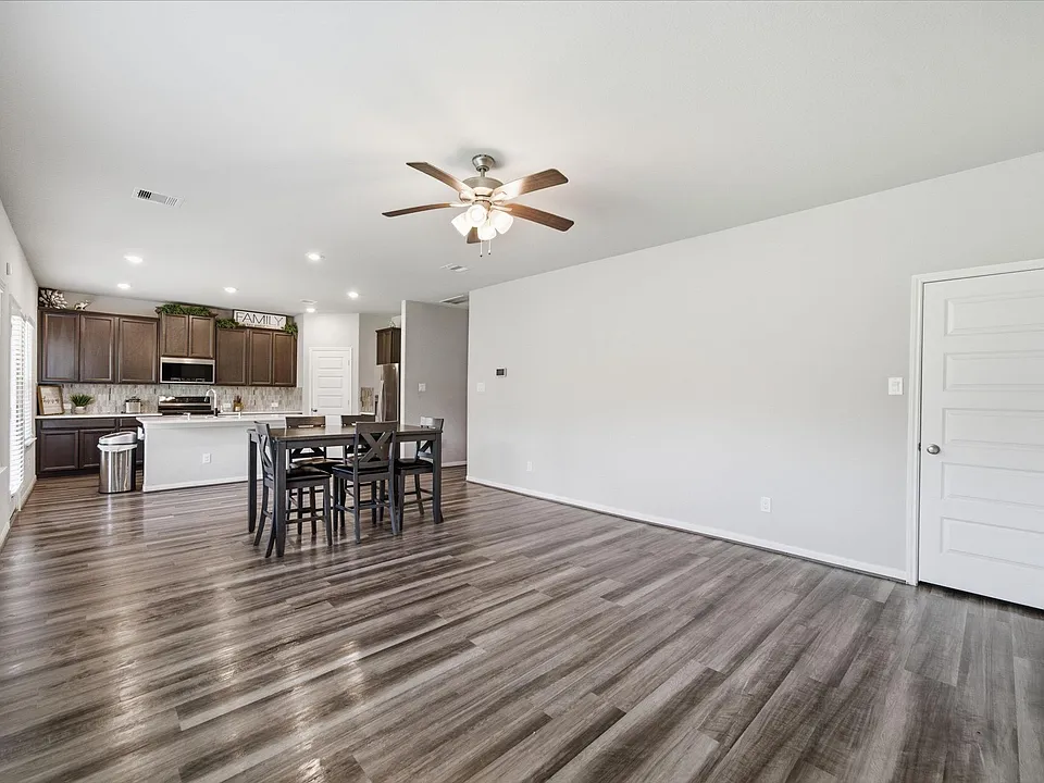 1812 Kingsford Prairie Ct