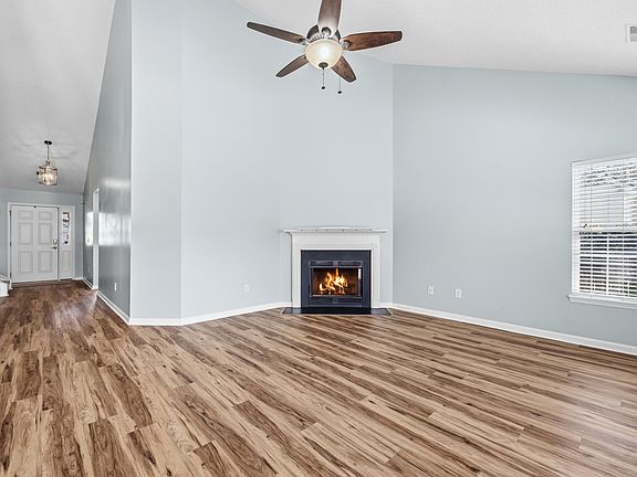 5th image of 104 Oakbluff Rd