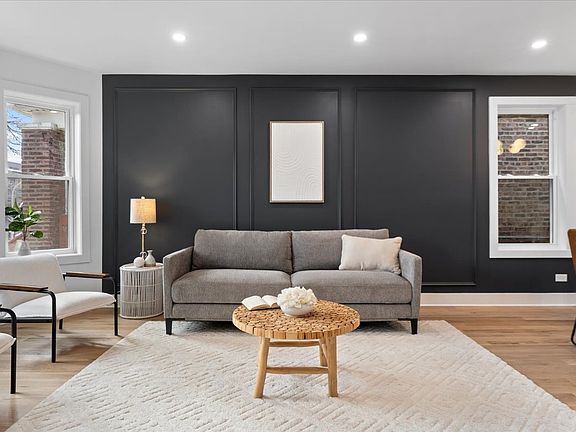 3rd image of 858 N Richmond St