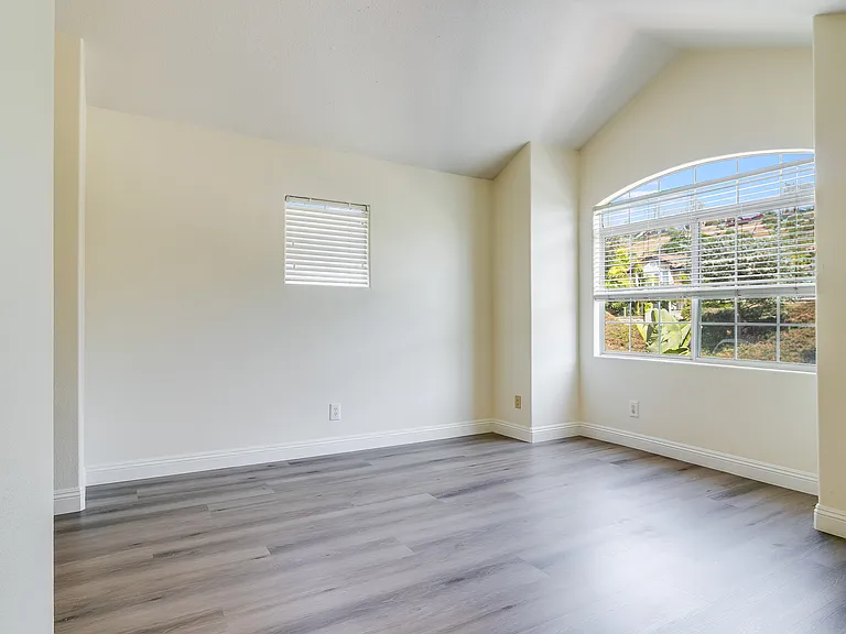 24241 Rue De Cezanne — Photo 13
